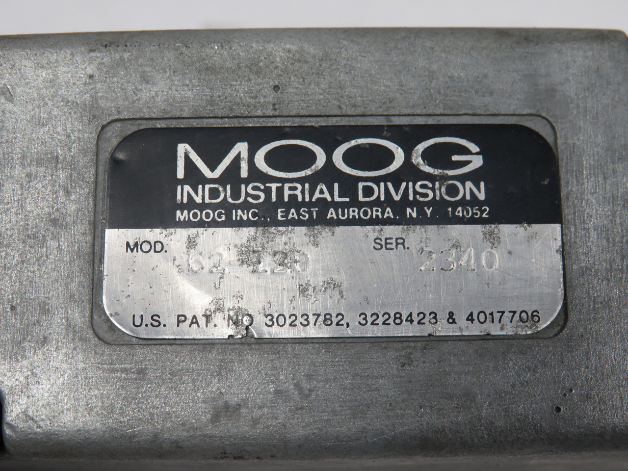 Moog 62-120 62 Series Servovalve USED
