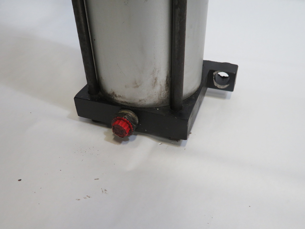 Numatics S2AT-38A6F-AAA0 Pneumatic Cylinder 5.00" Bore 38.000" Stroke USED