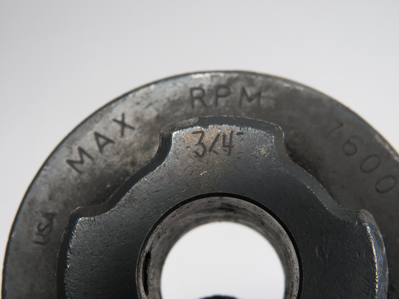 TB Wood's 4J34 Sure-Flex Flange Coupling 3/4" Bore 2-1/2" OD USED