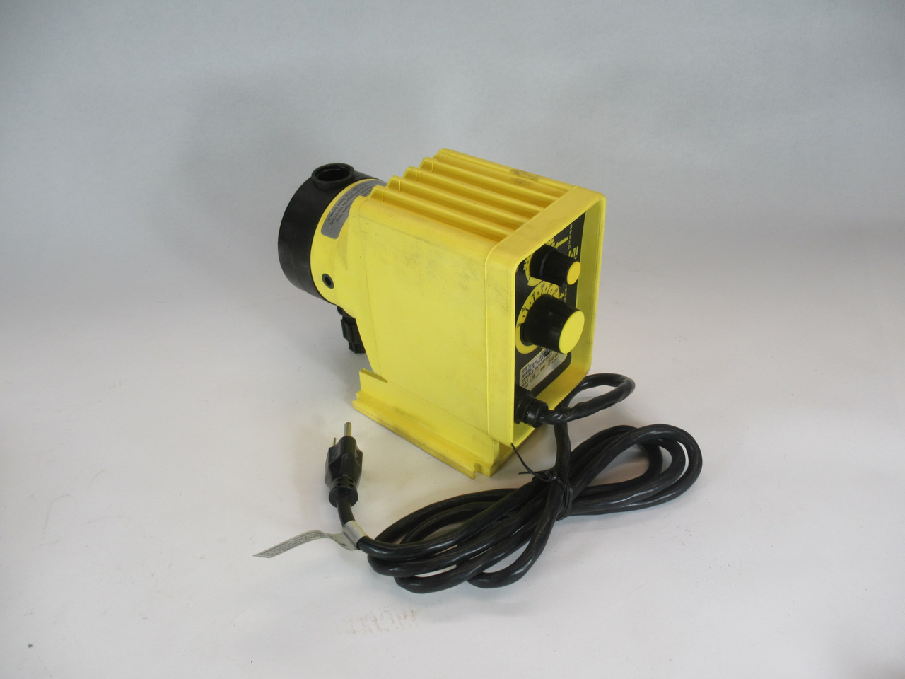 LMI P141-352SI Metering Pump .58 gph 250 psi *PLEASE READ DESCRIPTION* USED