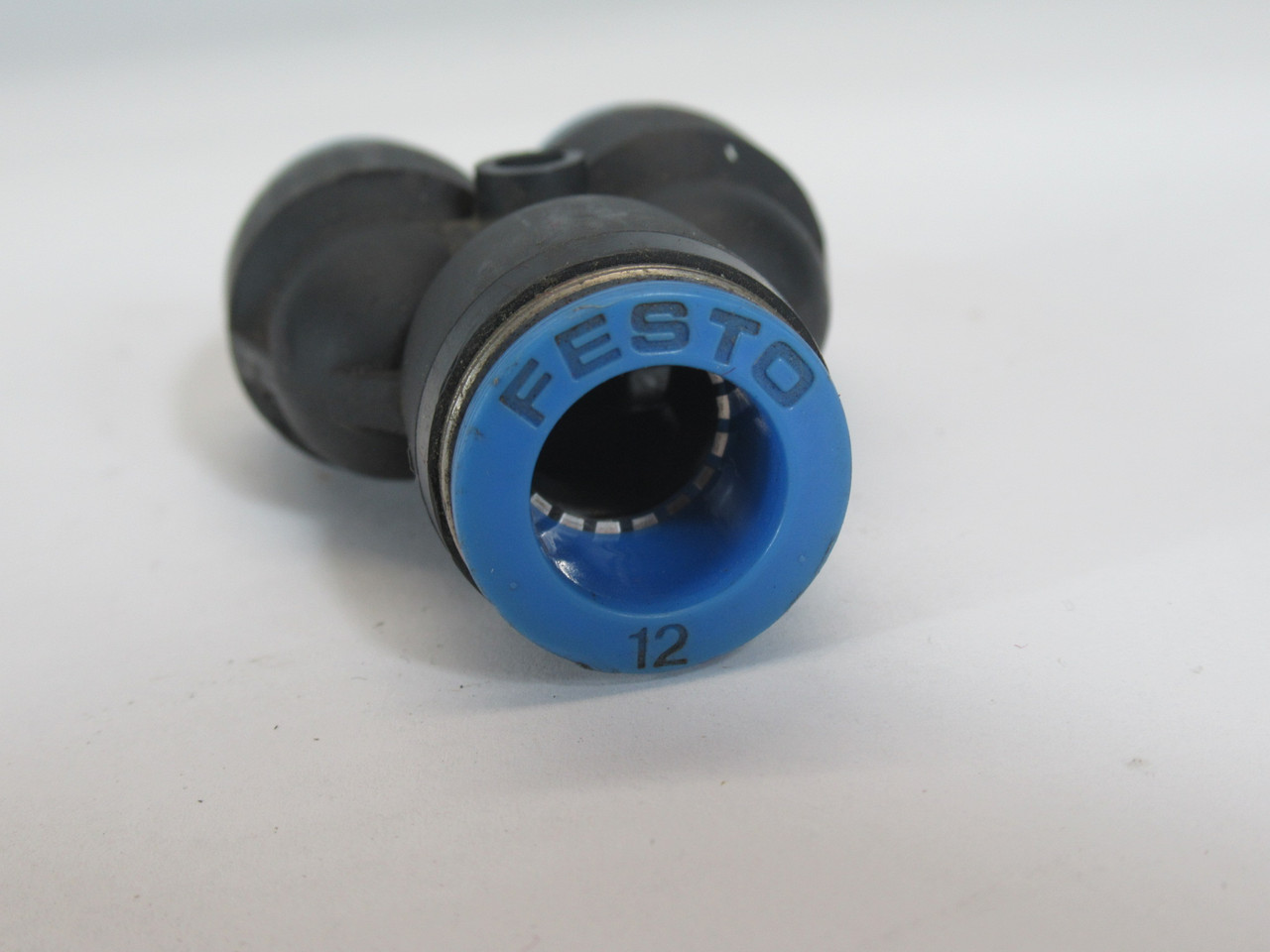 Festo 153152 QSY-12 Push-In Y-Connector 12mm Tubing OD USED