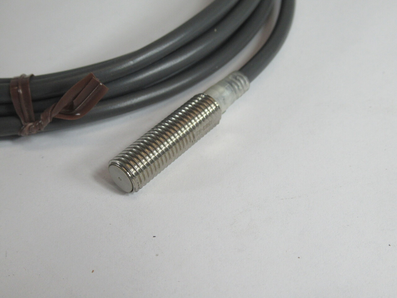 Omron E2E-X1R5E1 Proximity Sensor 12-24VDC NOP