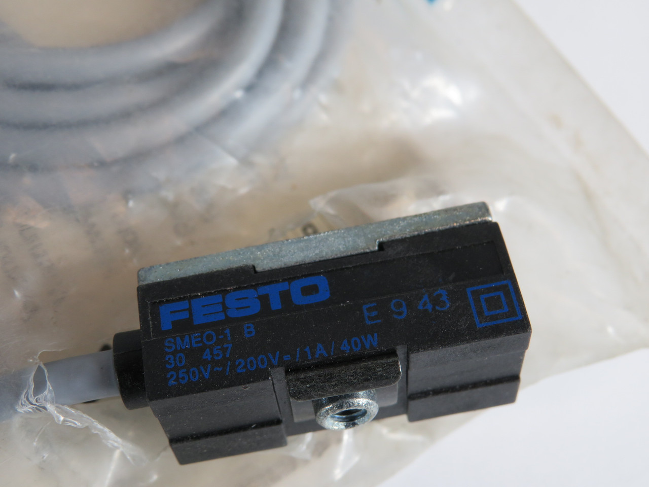 Festo 30457 SMEO-1-B Proximity Switch Sensor Damaged Bag NWB