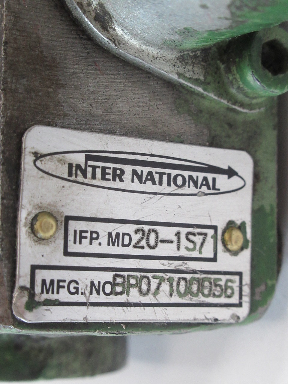 Inter National BP07100056 IFP MD20-1S7 Directional Control Valve SHELF WEAR USED