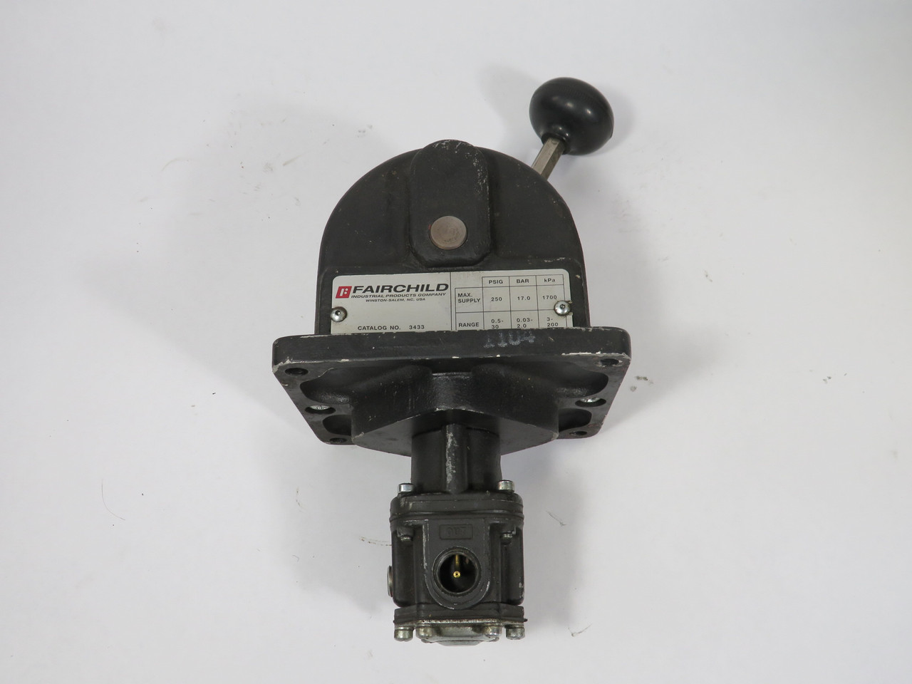 Fairchild 3433 Precision Regulator 250 psig 0.5-30 Range 3/8 NPT Ports USED