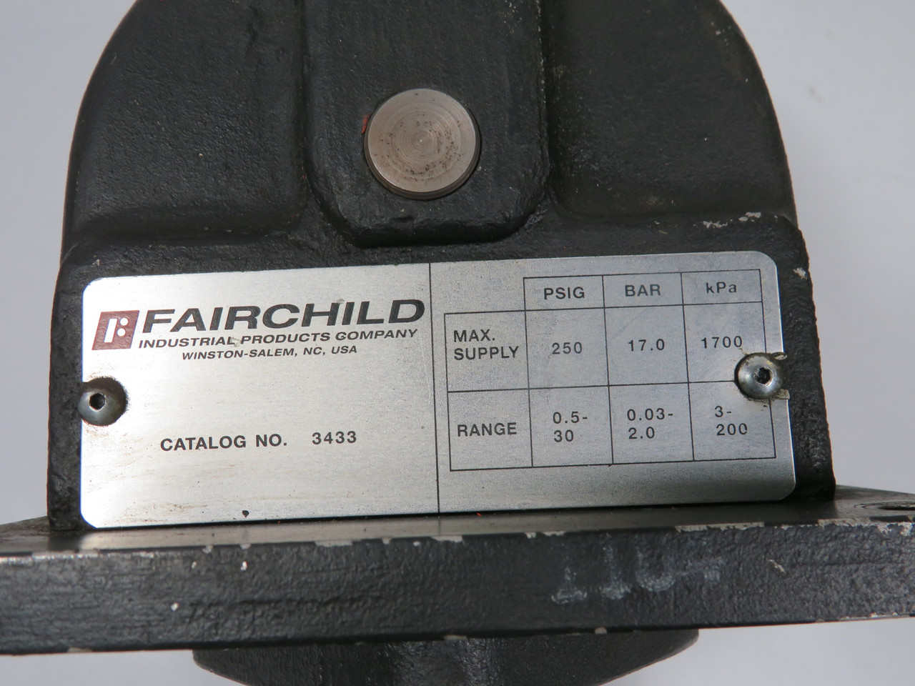 Fairchild 3433 Precision Regulator 250 psig 0.5-30 Range 3/8 NPT Ports USED