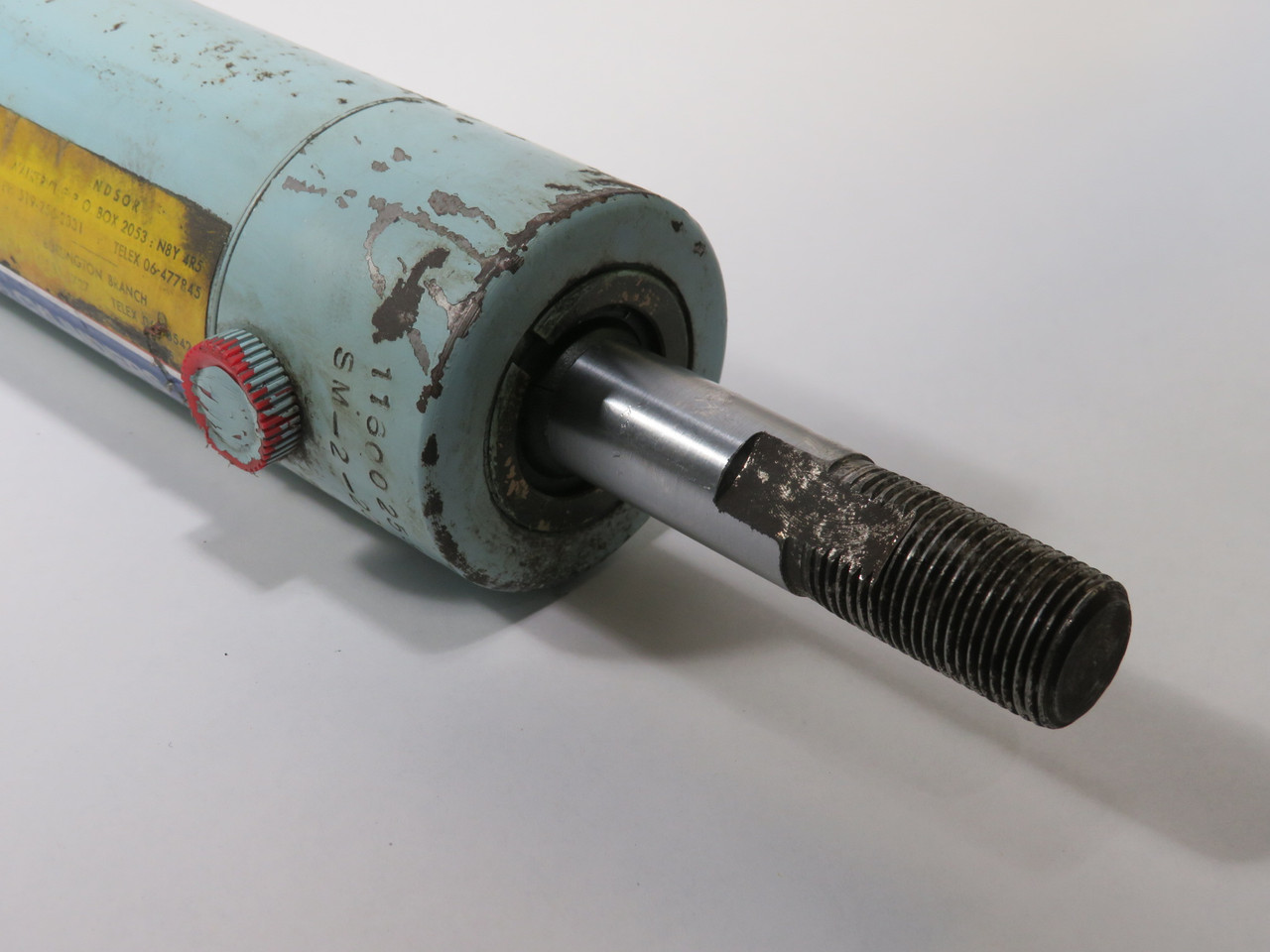 T-J Cylinders SM3-2-20-3/4 Pneumatic Cylinder 2" Bore 20-3/4" Stroke USED