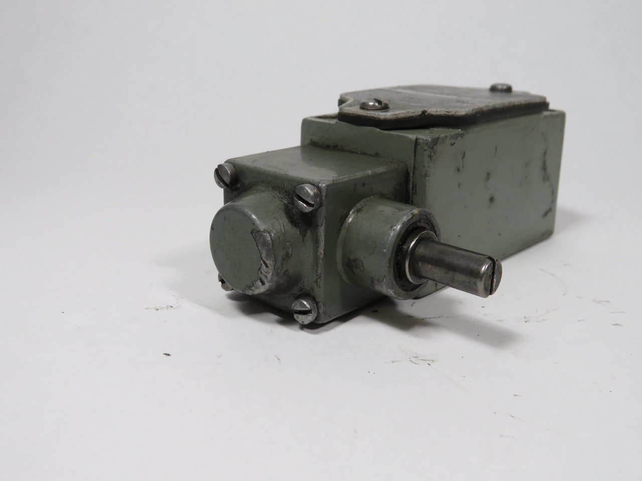 Allen-Bradley 802T-A Ser D Oiltight Limit Switch Spring-Return SHELF WEAR USED