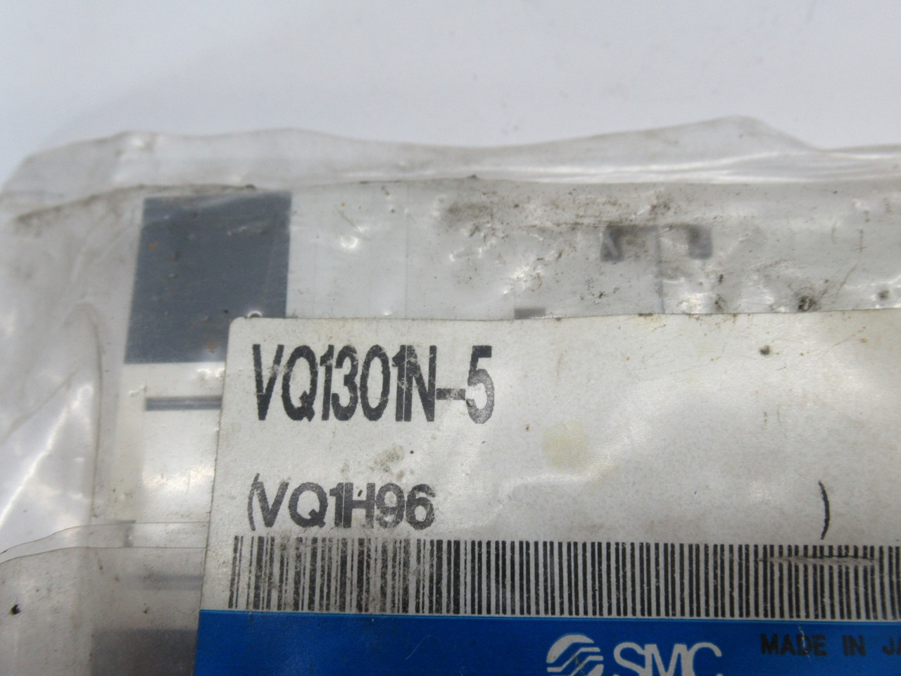 SMC VQ1301N-5 Solenoid Valve 3 Position 24VDC 0.2-0.7 MPa NWB