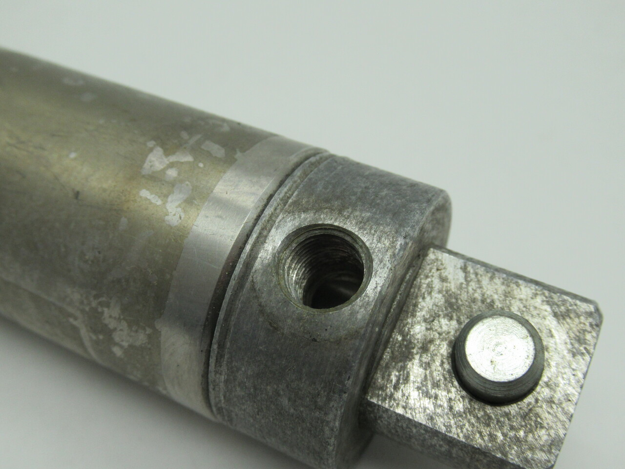 Numatics 1500D02-04A-03 Air Cylinder 1-1/2" Bore 4" Stroke USED