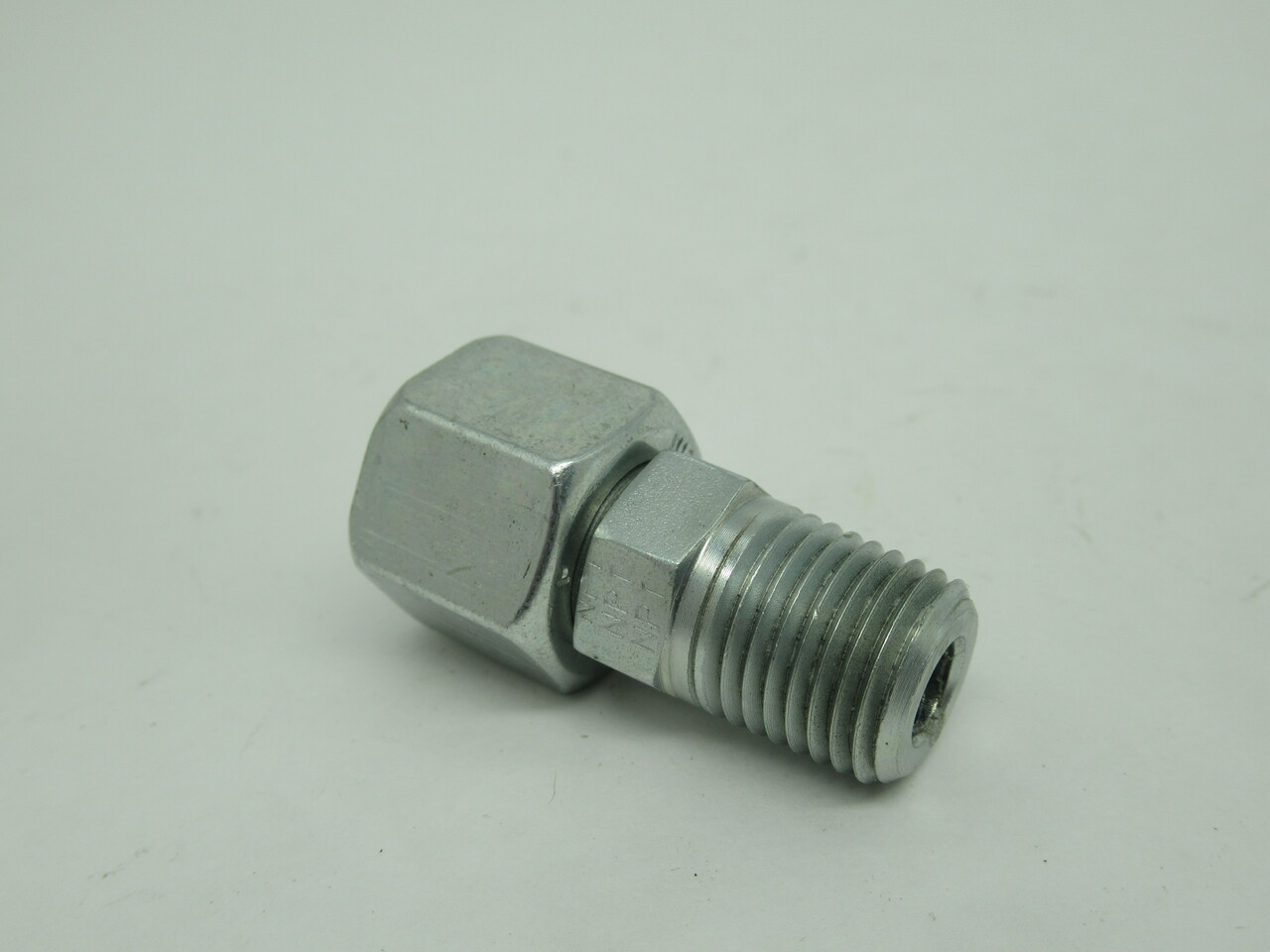 Parker EGE10L1/4NPTCF Hydraulic Tube Fitting 1/4"-18 Male NPT 10mm Tube OD NWB