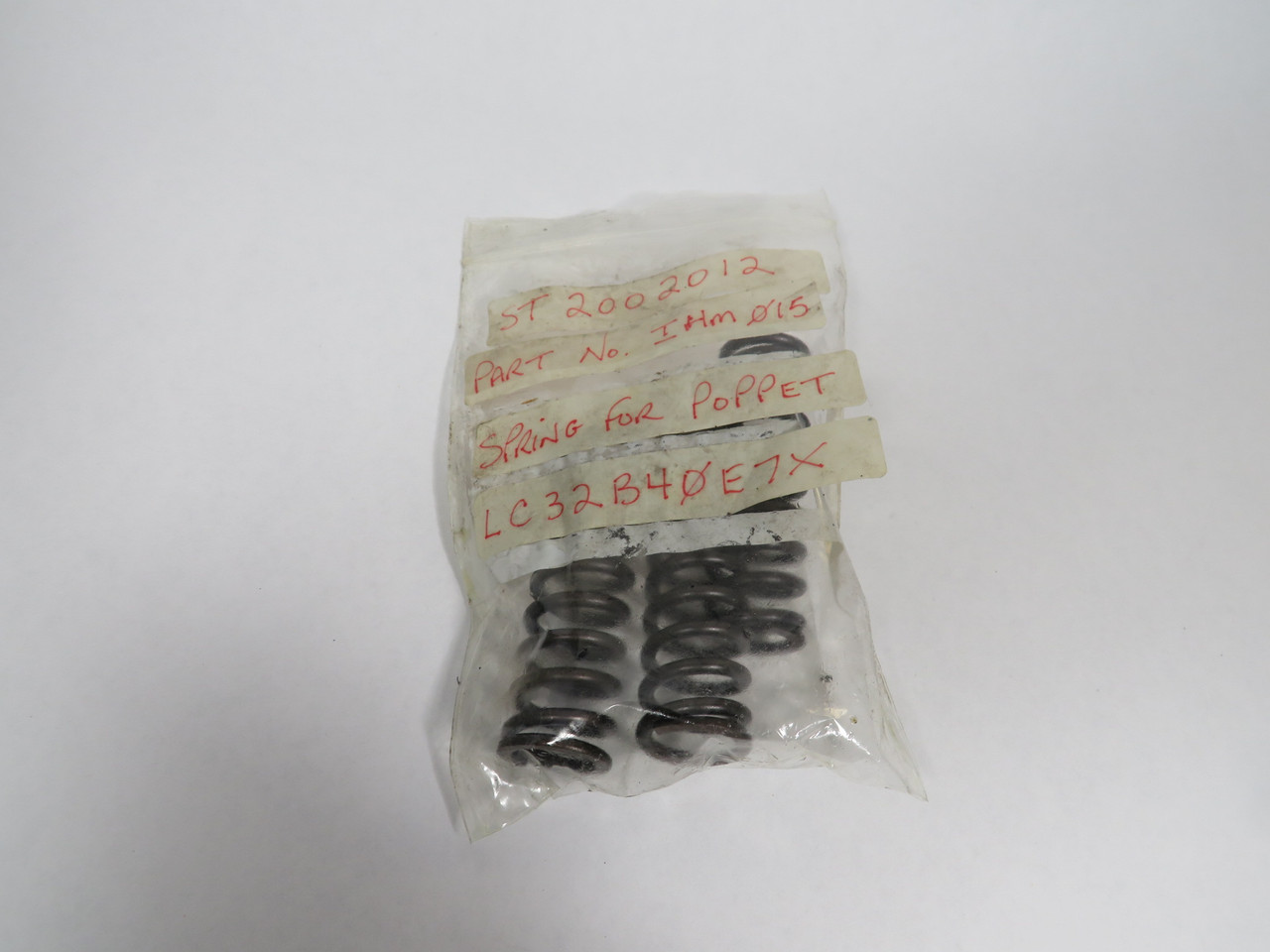 Generic IHM-015 Spring For LC32B40E7X Poppet 3-3/4" L 1-7/8" W LOT OF 3 NOP