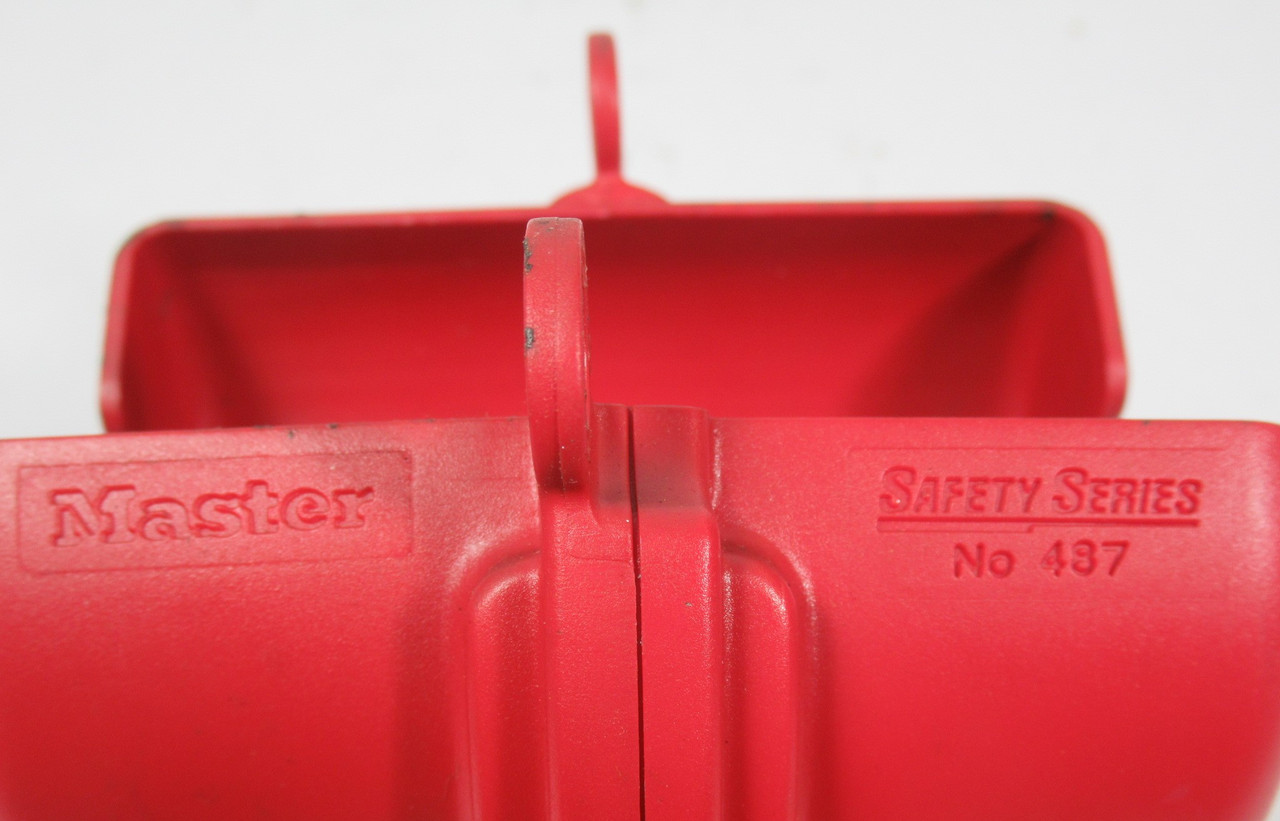 Master Lock 487 Electrical Plug Lockout Cover SHELF WEAR NOP