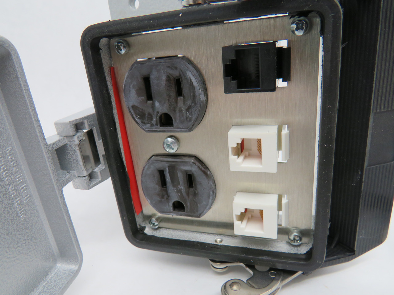 Mencom DP-2RJ11-RJ45-32 Panel Interface Connector Duplex Outlet 2xRJ11 RJ45 NOP