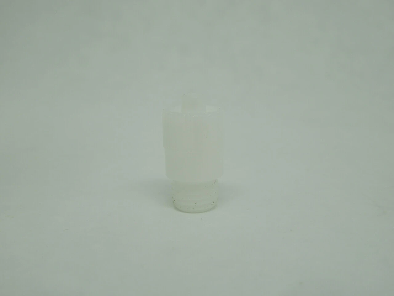 Nordson 7514 EFD Tip Adapter 750V Polypropylene SHELF WEAR NEW