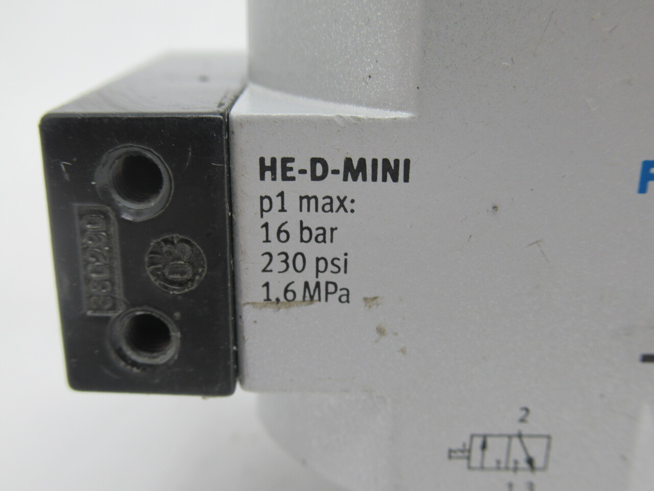 Festo 162807 HE-1/4-D-MINI On/Off Valve G1/4 230 psi USED