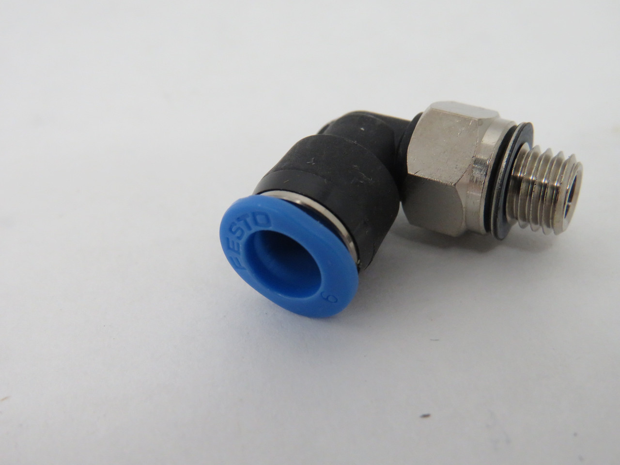 Festo 186353 QSML-M7-6 Push-In L-Fitting M7 6mm Tube USED