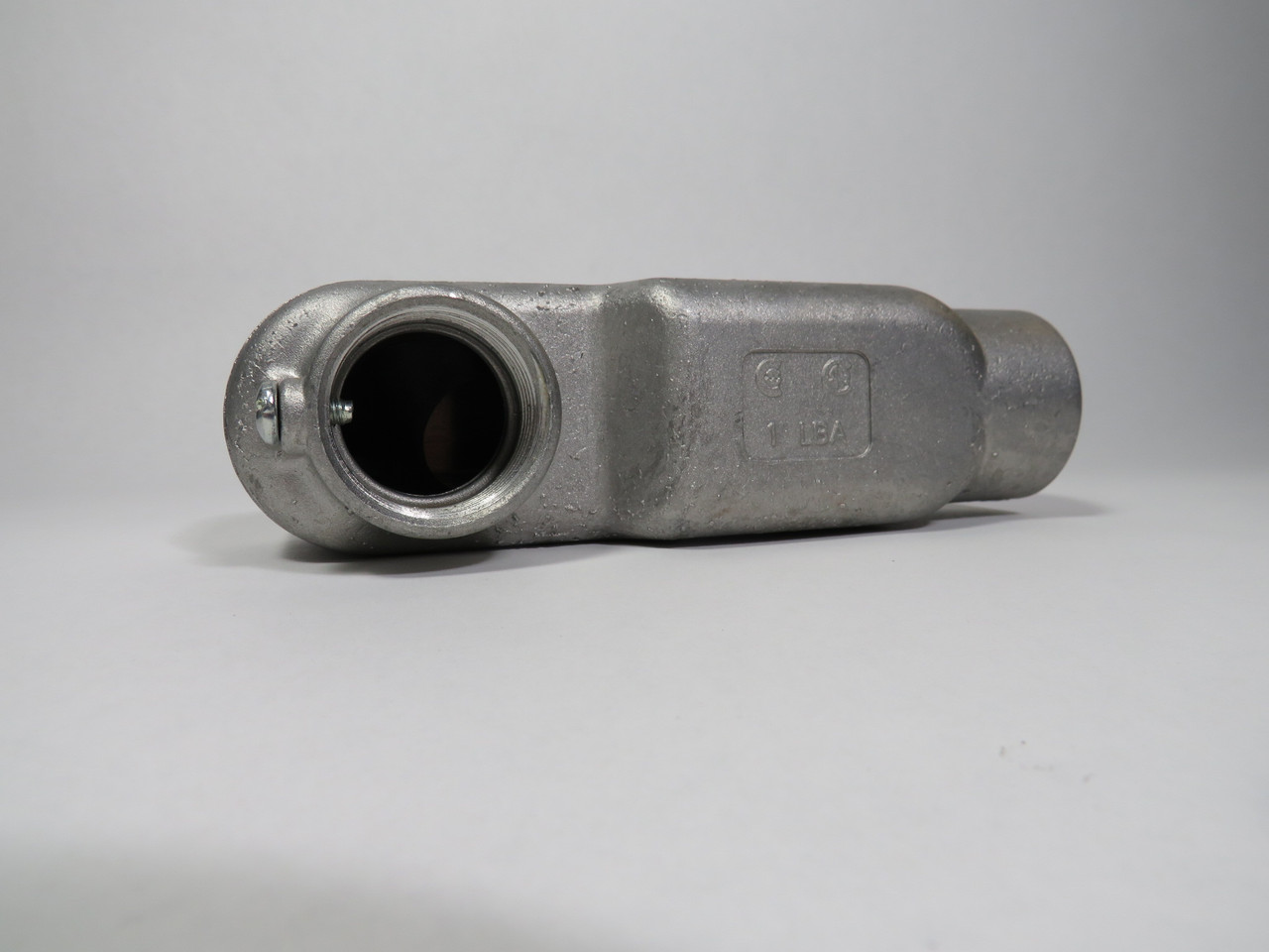 Commander LBA-1 Aluminum Threaded Conduit Body With Set Screws & T&B Cover NOP