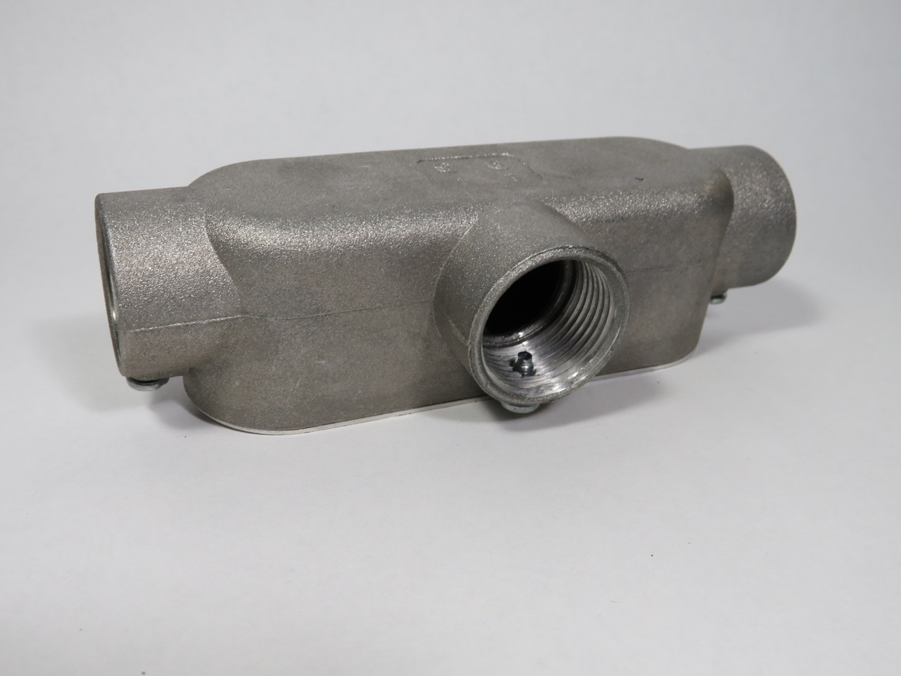 Commander T-1 Aluminum Threaded Conduit Body With Set Screws & T&B Cover NOP