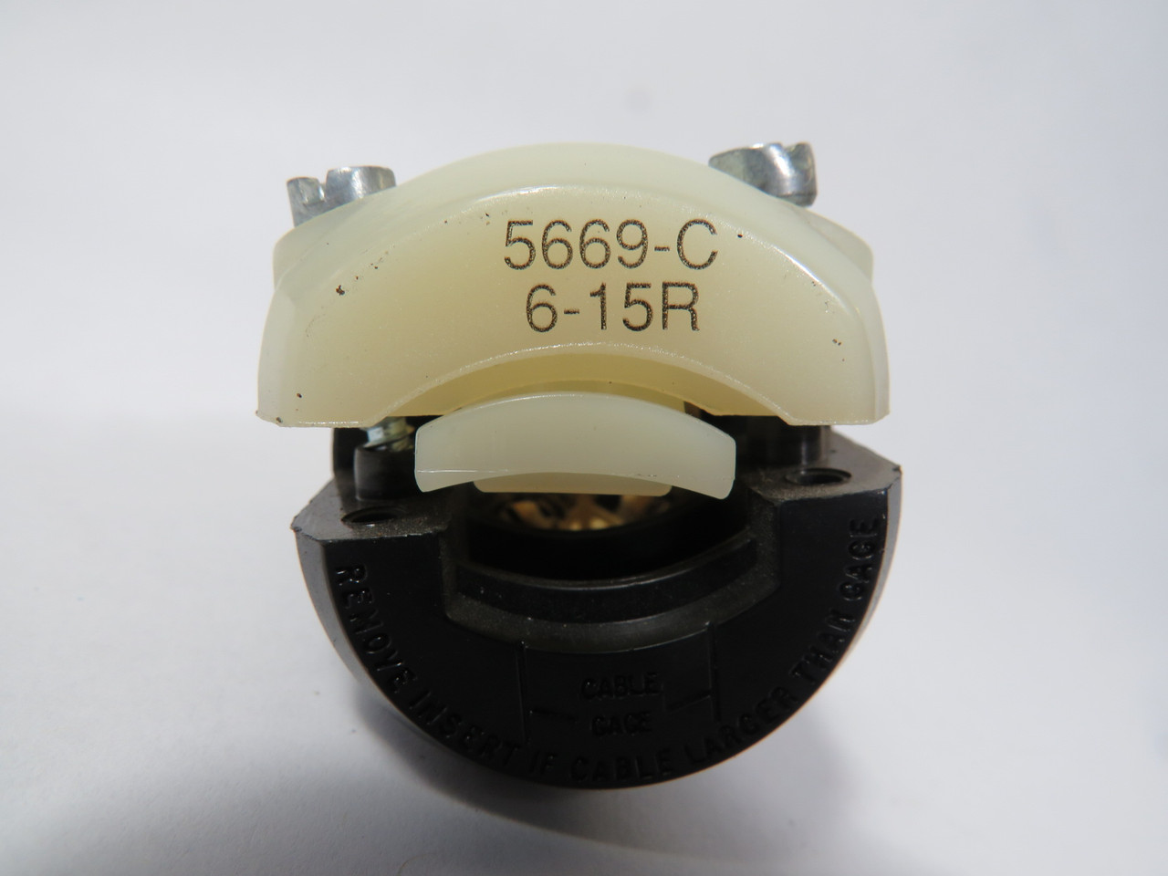 Leviton 5669-C Grounding Connector 15A 250V 3W 2P NOP