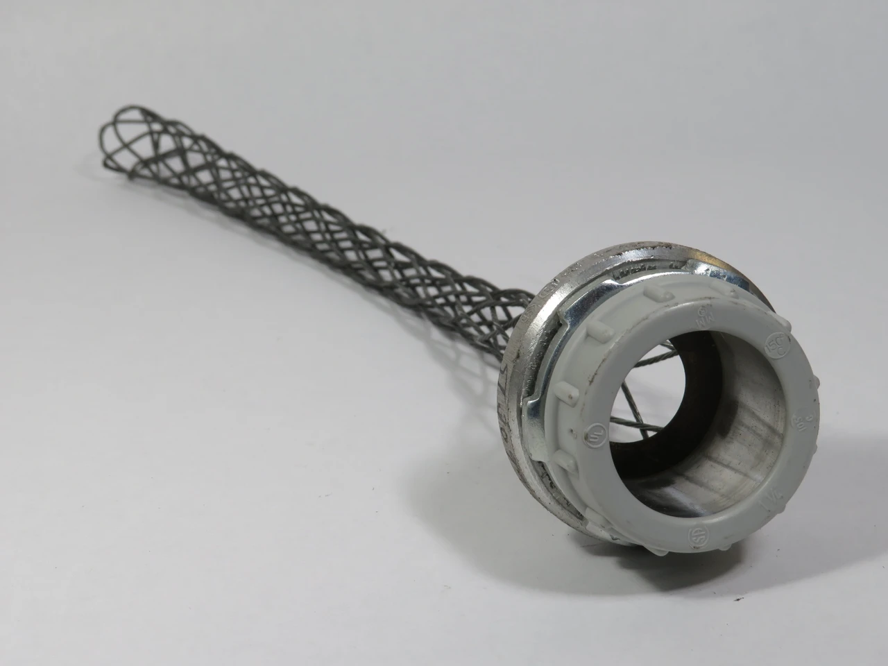 Woodhead 36515 Cable Support Grip .94-1.25” Range 11-3/4" Length USED