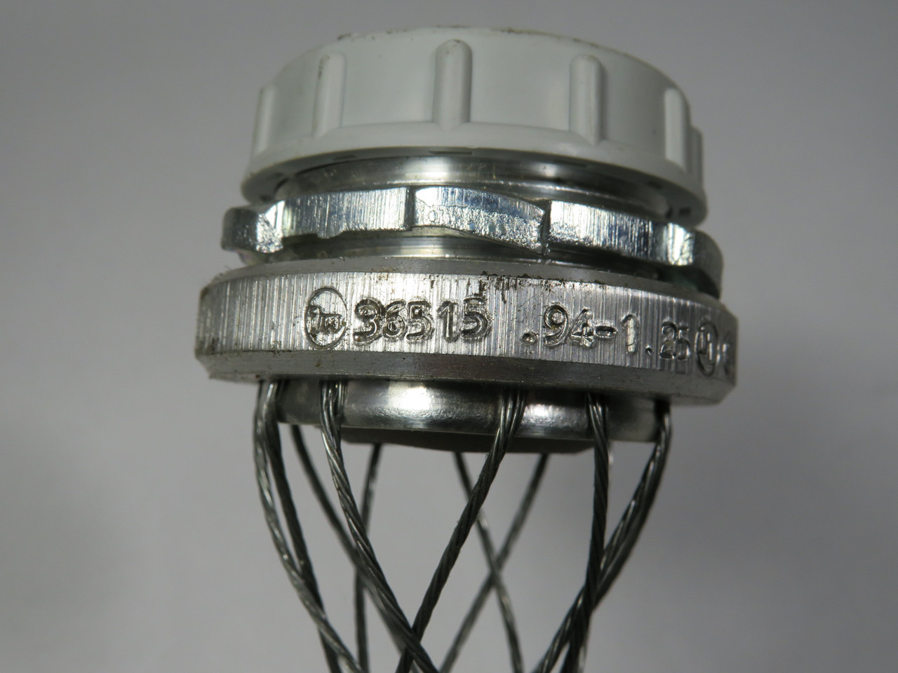 Woodhead 36515 Cable Support Grip .94-1.25” Range 11-3/4" Length USED