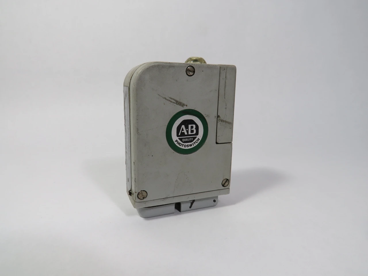 Allen-Bradley 42MRP-5000 PhotoSwitch Diffuse Photohead Series B SHELF WEAR USED