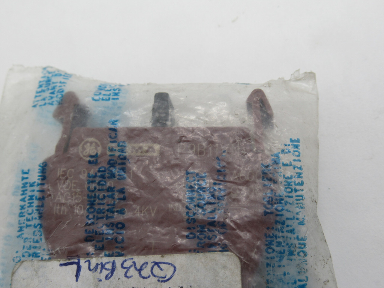 General Electric P9B11VN Contact Block 600V 10A 1NO 1NC SHELF WEAR NWB