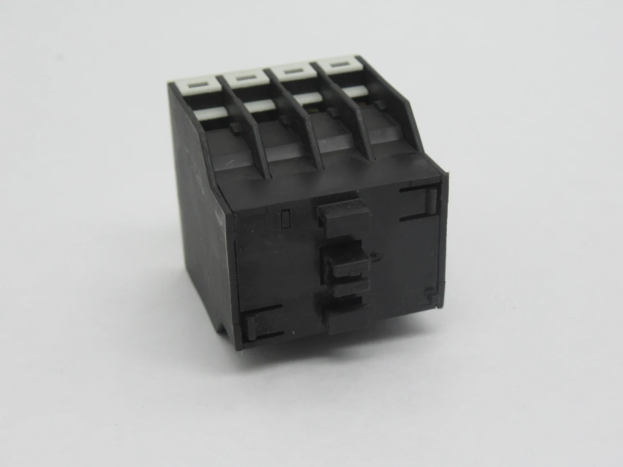 Eaton XTCEXFAC20 Auxiliary Contact Block 500V 1.5A 16A 2NO SHELF WEAR NOP