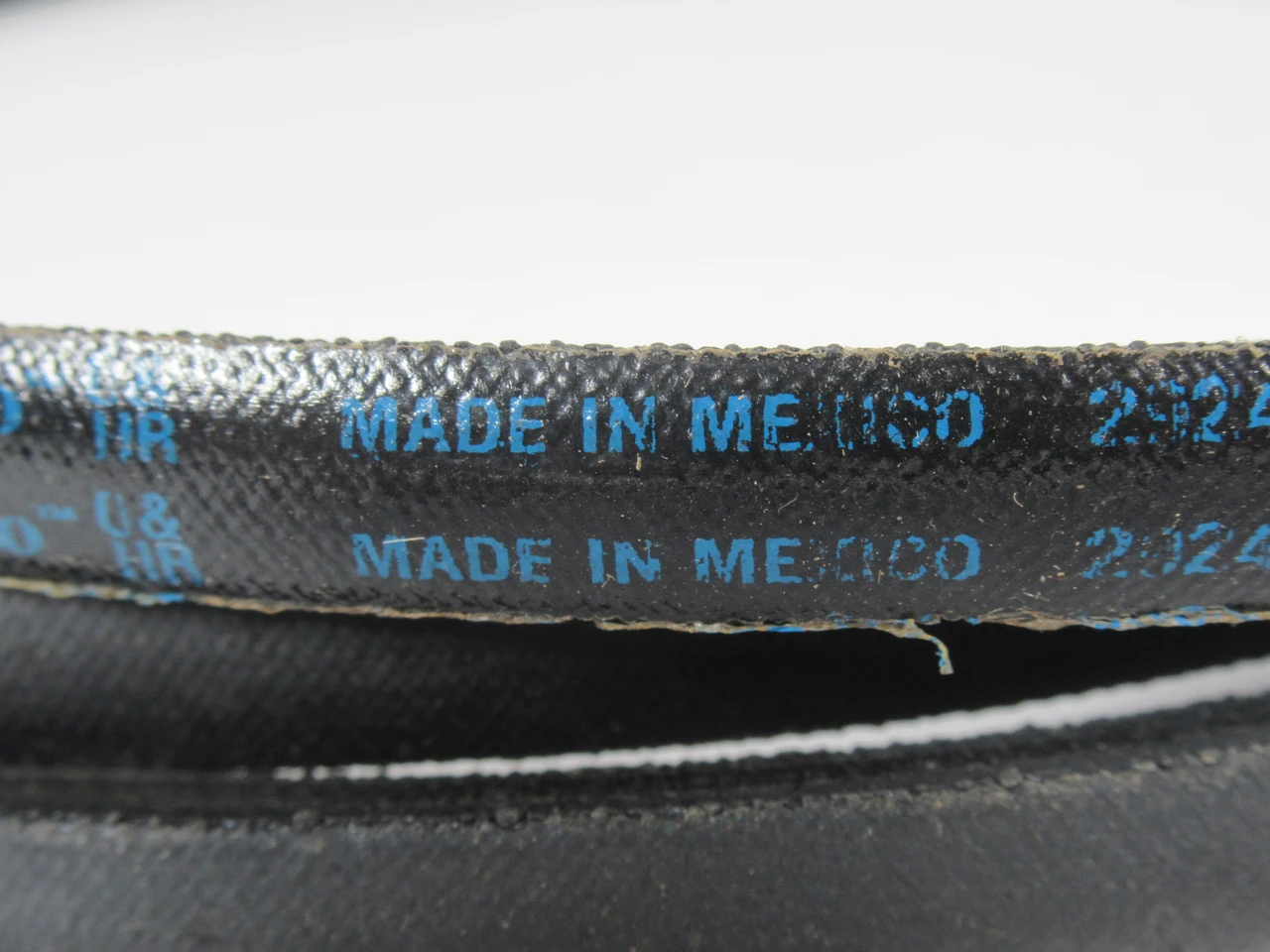 Gates 3V900 9332-0900 Wedge V-Belt 90"L 0.39"W 0.31"Th NEW