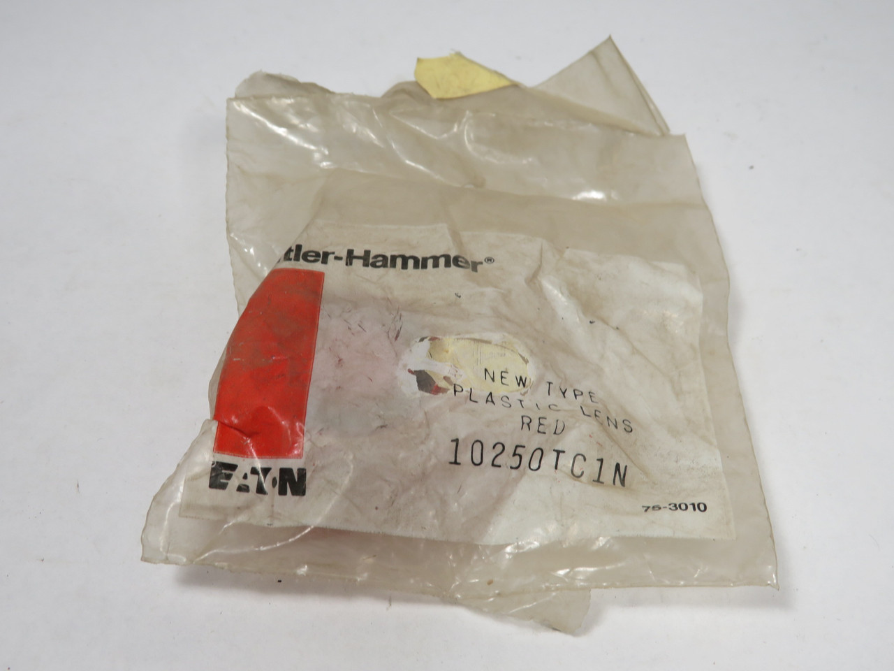 Cutler-Hammer 10250TC1N New Type Plastic Lens Red DMG BAG NWB