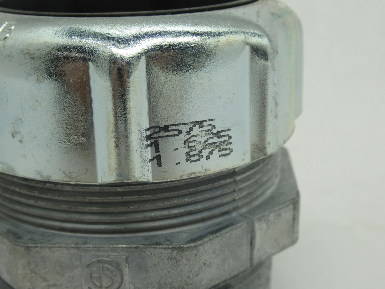 Thomas & Betts 2575 Liquid-Tight Connector 2" NPT 1.625-1.875" SHELF WEAR NOP