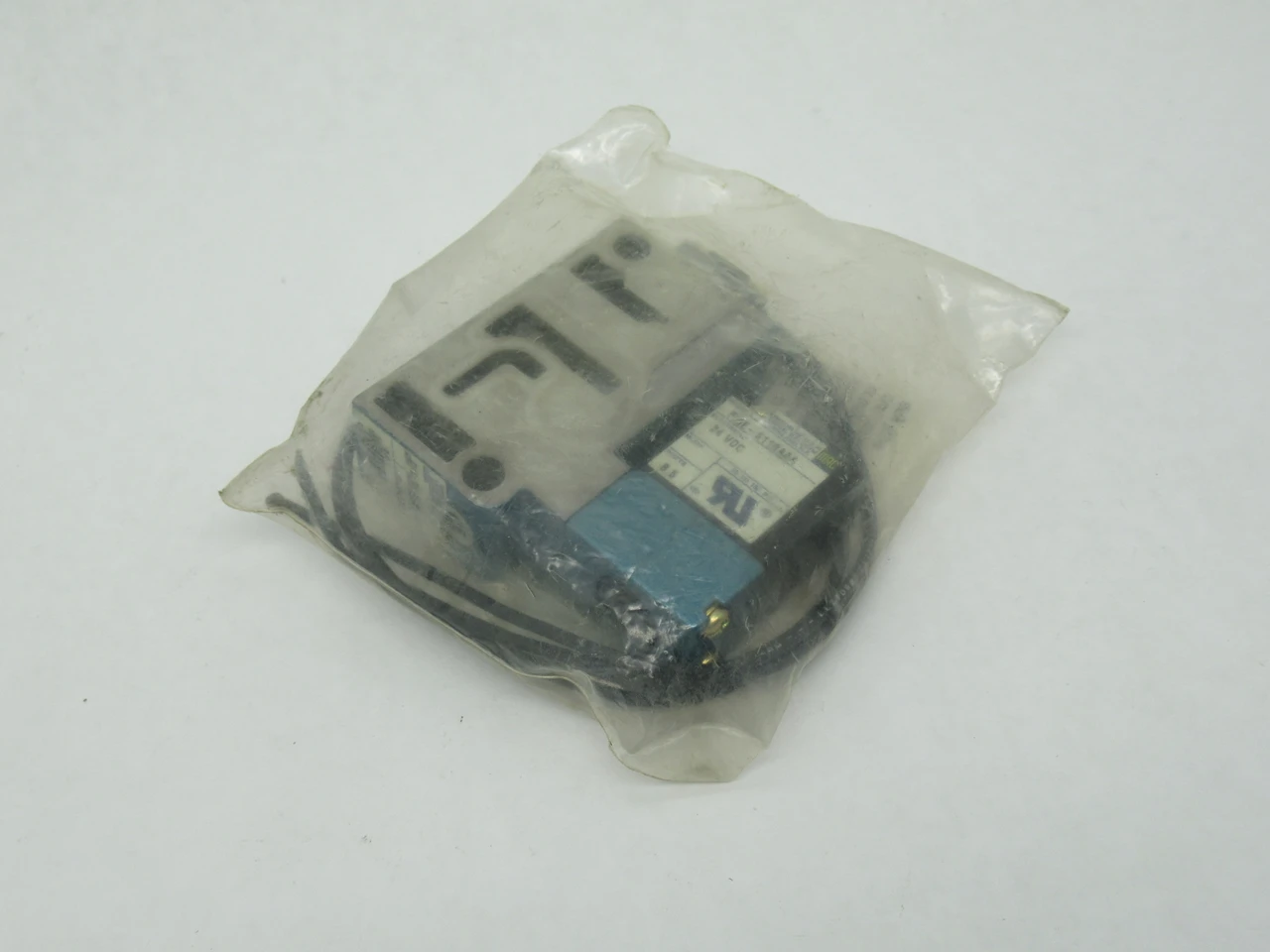 MAC 914B-PM-611BA 4/2-Way Solenoid Valve 1/4" NPT 24VDC 8.5W 25-150 psi NWB