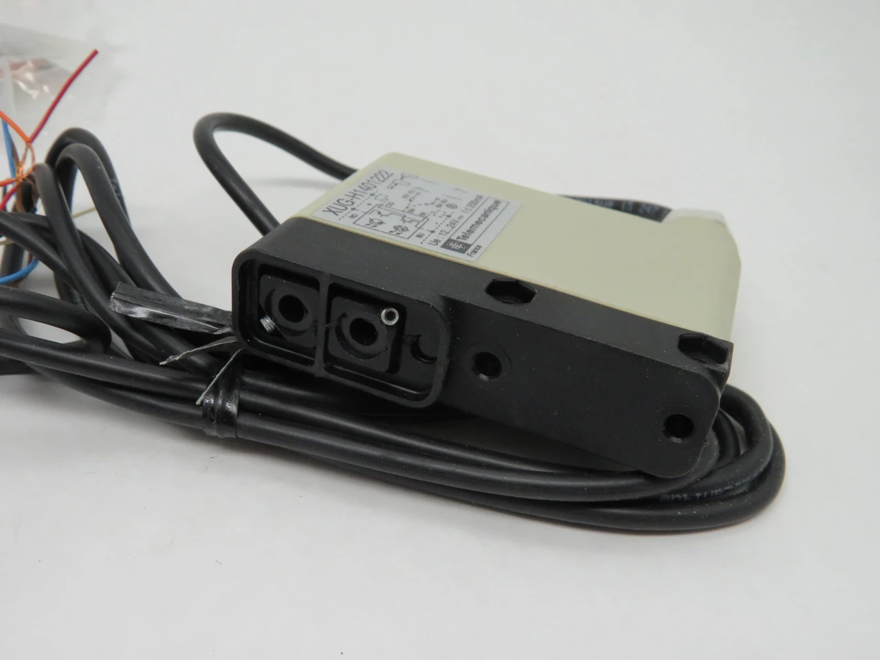 Telemecanique XUG-H1401222 Photoelectric Sensor DC Amplifier NEW