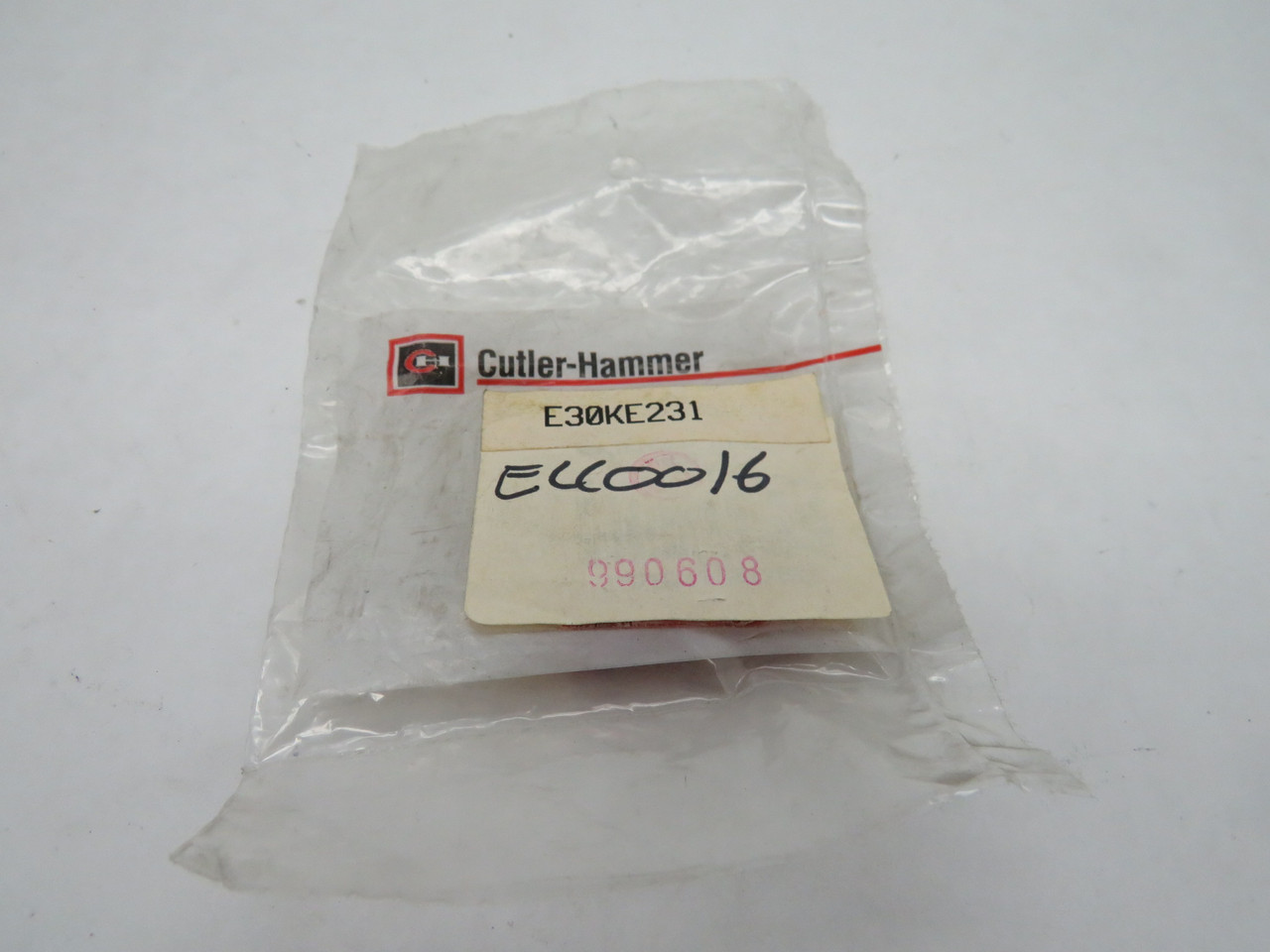 Cutler-Hammer E30KE231 Rectangular Stop Lens - RED NWB