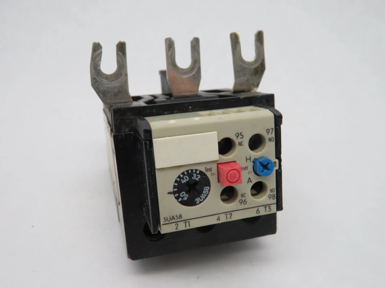 Siemens 3UA58-13-2F Overload Relay 32-50A 600VAC USED