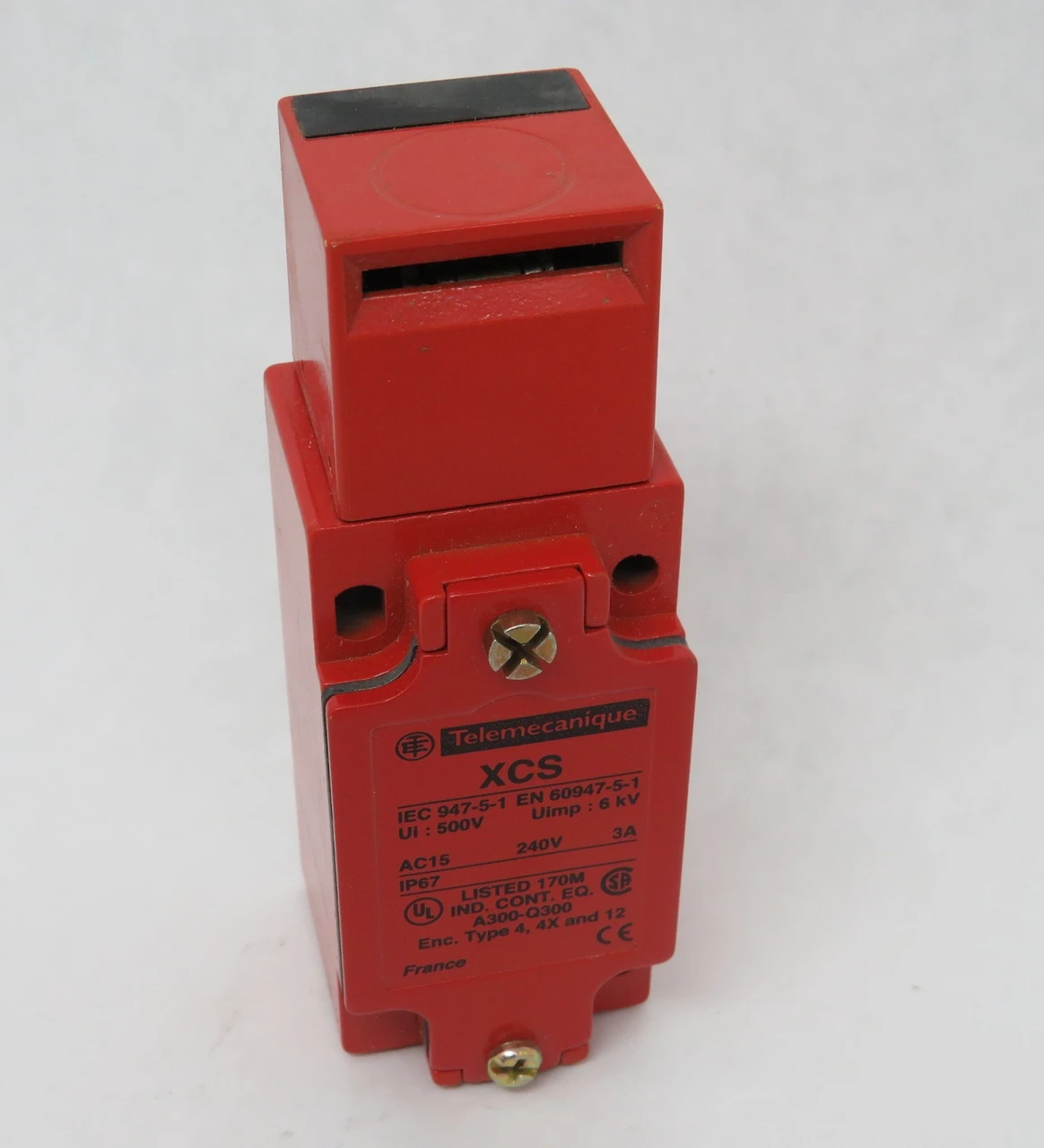 Telemecanique XCSA703 Safety Switch 2NC 1NO 1/2" NPT 3A 240V 500V NOP