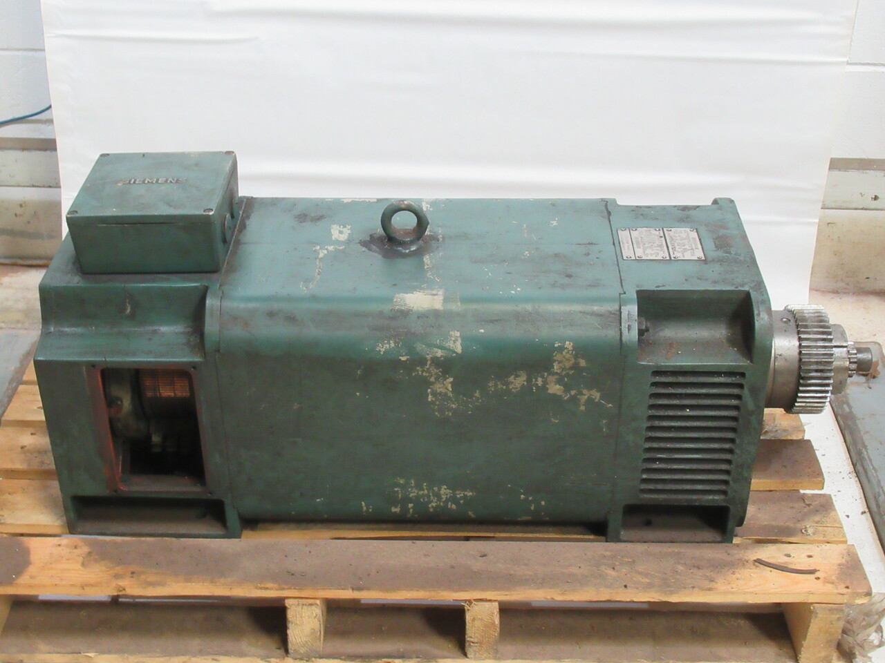 Siemens 1GH5166-0GF9I-6HU3-Z DC Motor 35/30kW 4100/4500RPM NEEDS OVERHAUL AS IS