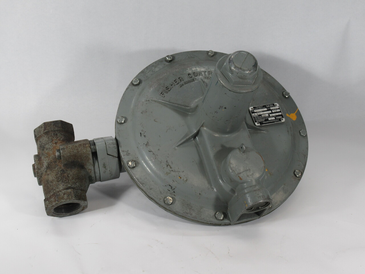 Fisher S202-CFB Gas Regulator 14-30 WC 1/2" Port 100 psig 1-1/2" NPT USED