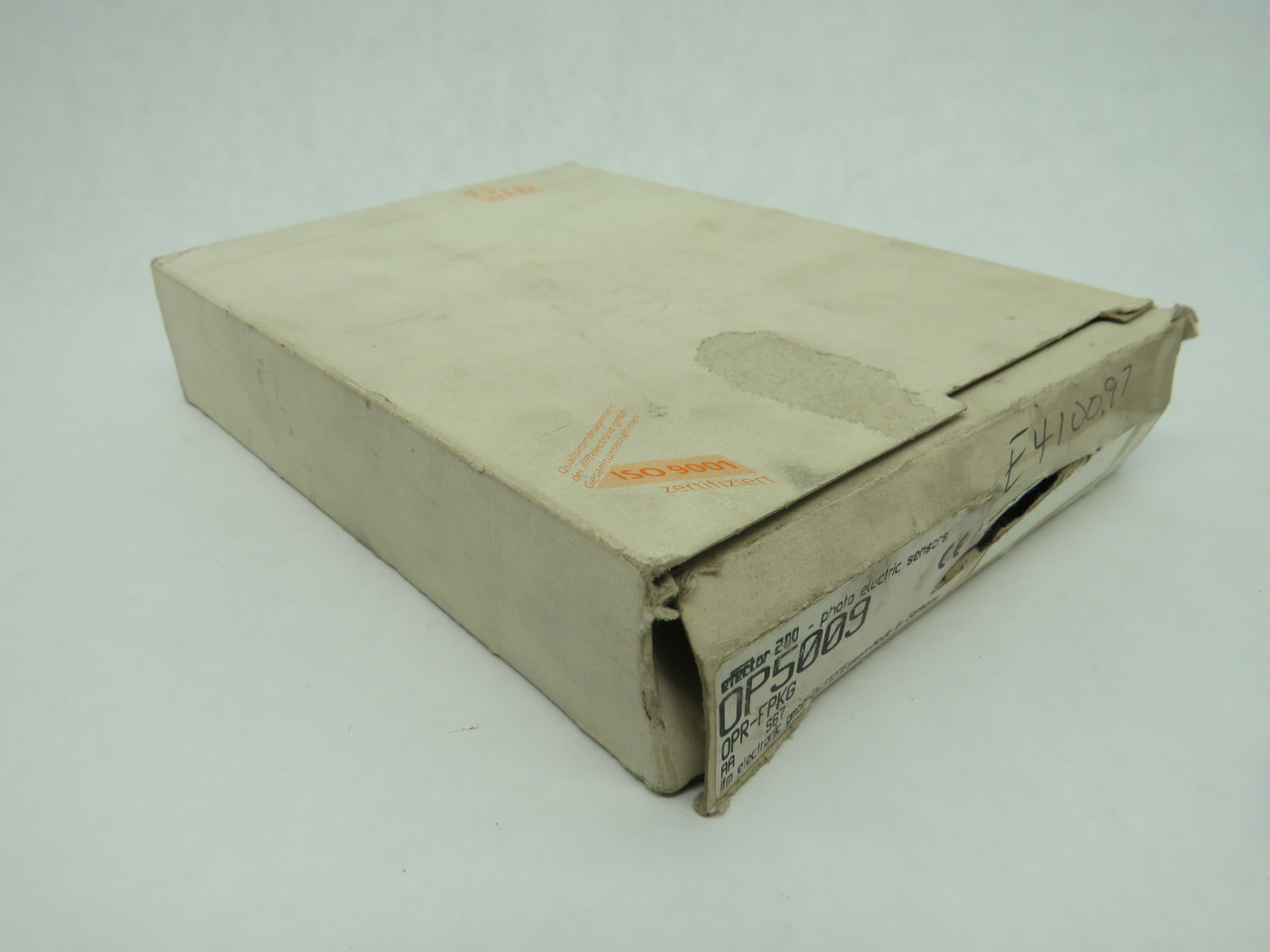 IFM Efector OP5009 OPR-FPKG Retro-reflective sensor 10..55V DC DMG BOX NEW