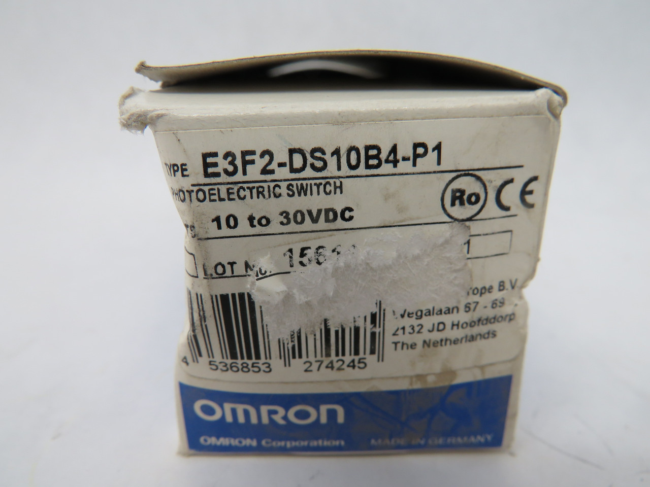 Omron E3F2-DS10B4-P1 Photoelectric Switch 10-30VDC 100mA SHELF WEAR NEW