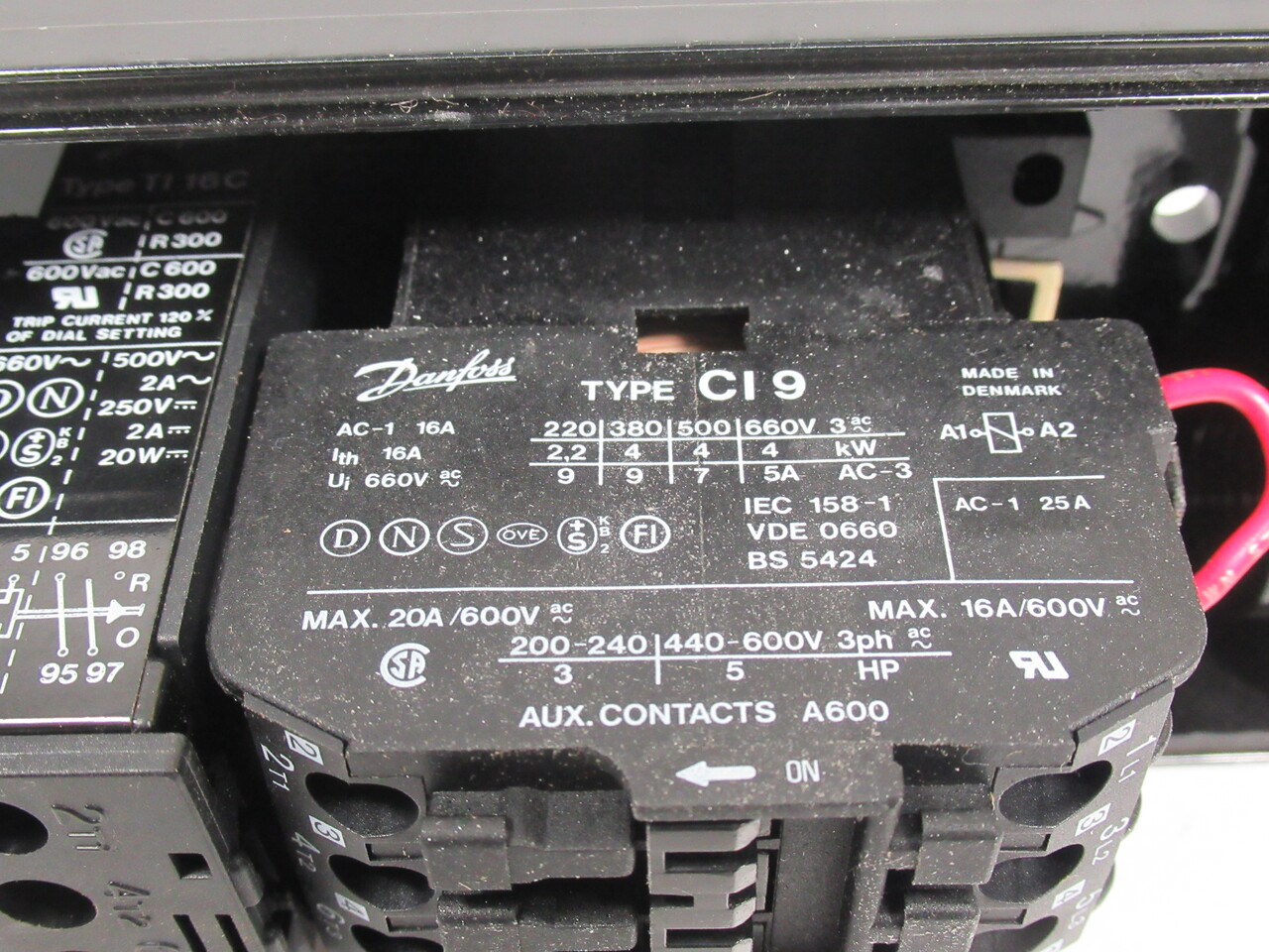 Danfoss DOL Starter CI 9 20/24V 50/60Hz 2.7-4.2A Stop/Reset w/ Metal Base NOP