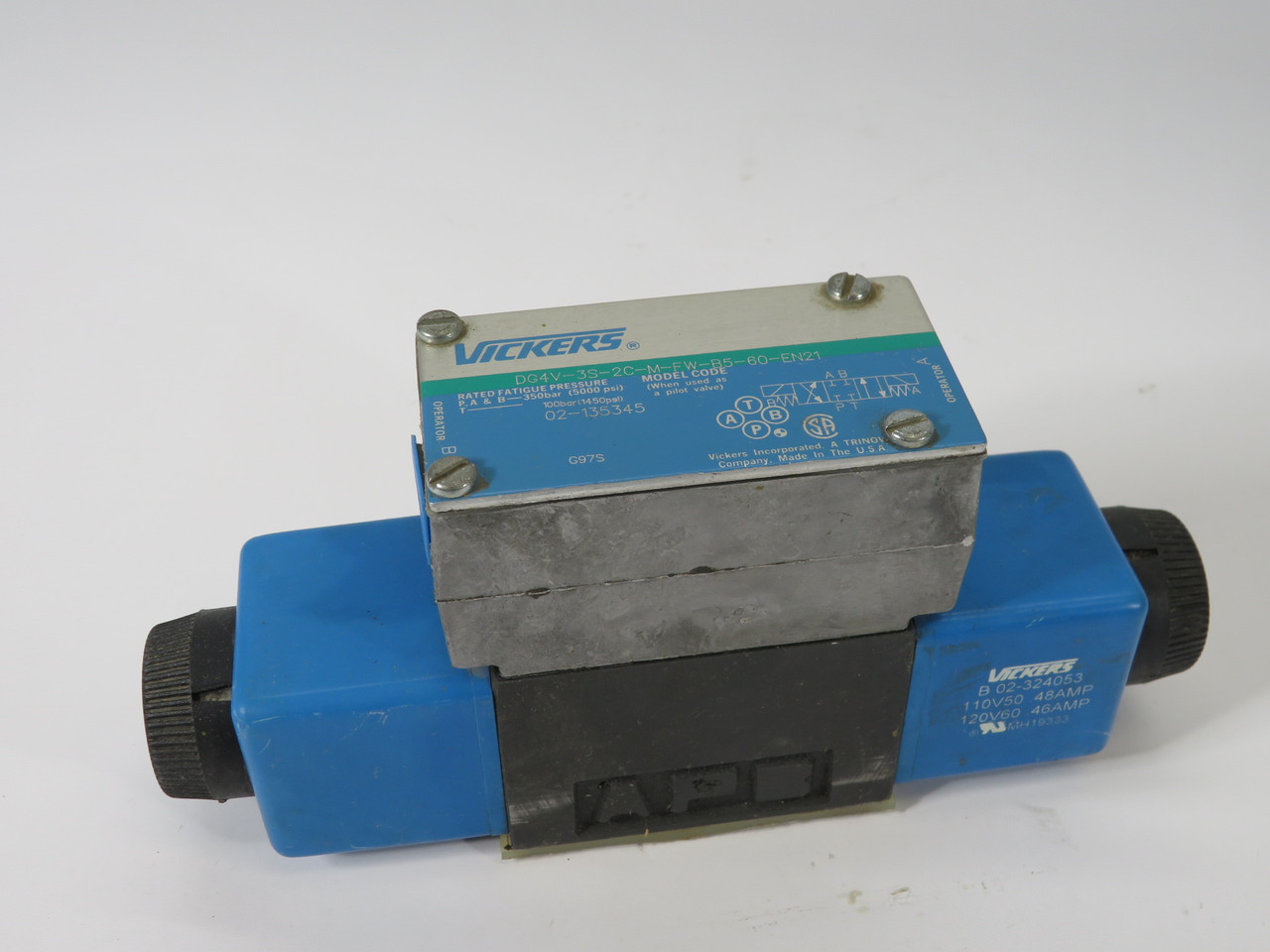 Vickers DG4V-3S-2C-M-FW-B5-60-EN21 Directional Valve 110V 50Hz SHELF WEAR NOP