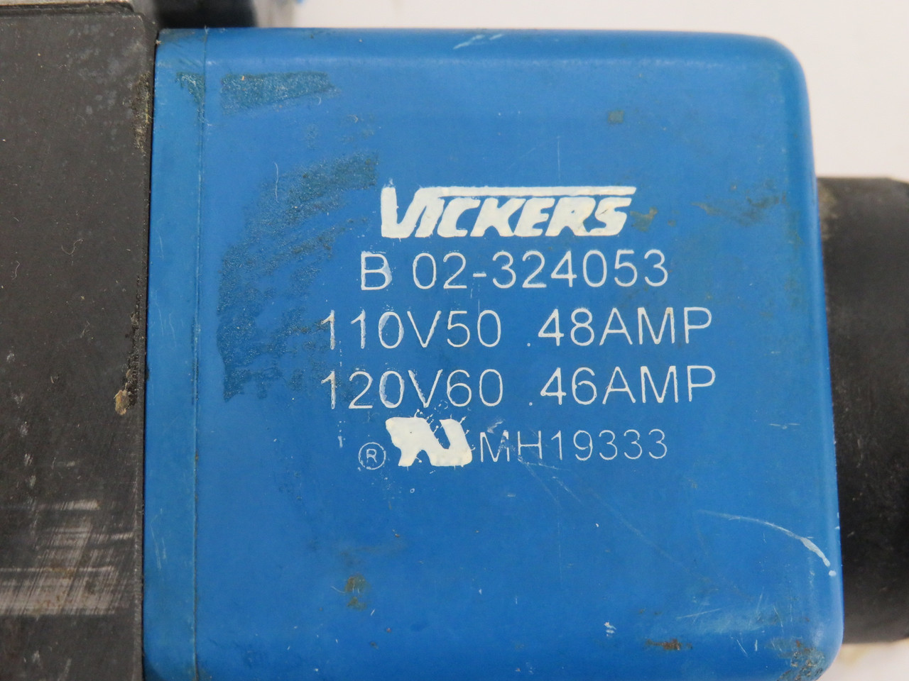 Vickers DG4V-3S-2C-M-FW-B5-60-EN21 Directional Valve 110V 50Hz SHELF WEAR NOP