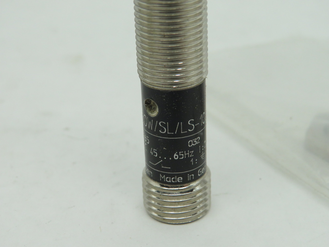 IFM IFA2004-ABOW/IF0278 Proximity Switch 80-140VAC  NEW