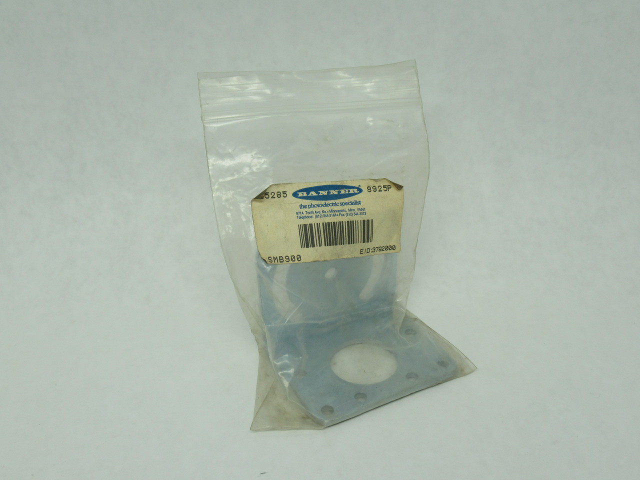Banner SMB900 Right-Angle Mounting Bracket SHELF WEAR NWB