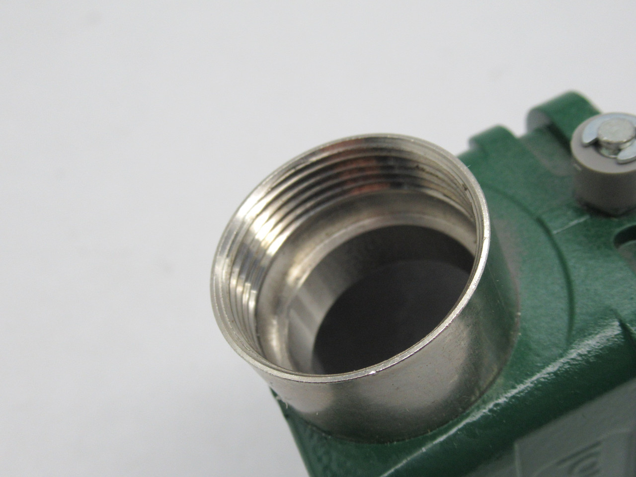 Amphenol C146-10R010-506-1 Side Entry Hood 1 x M25 2-Pin USED