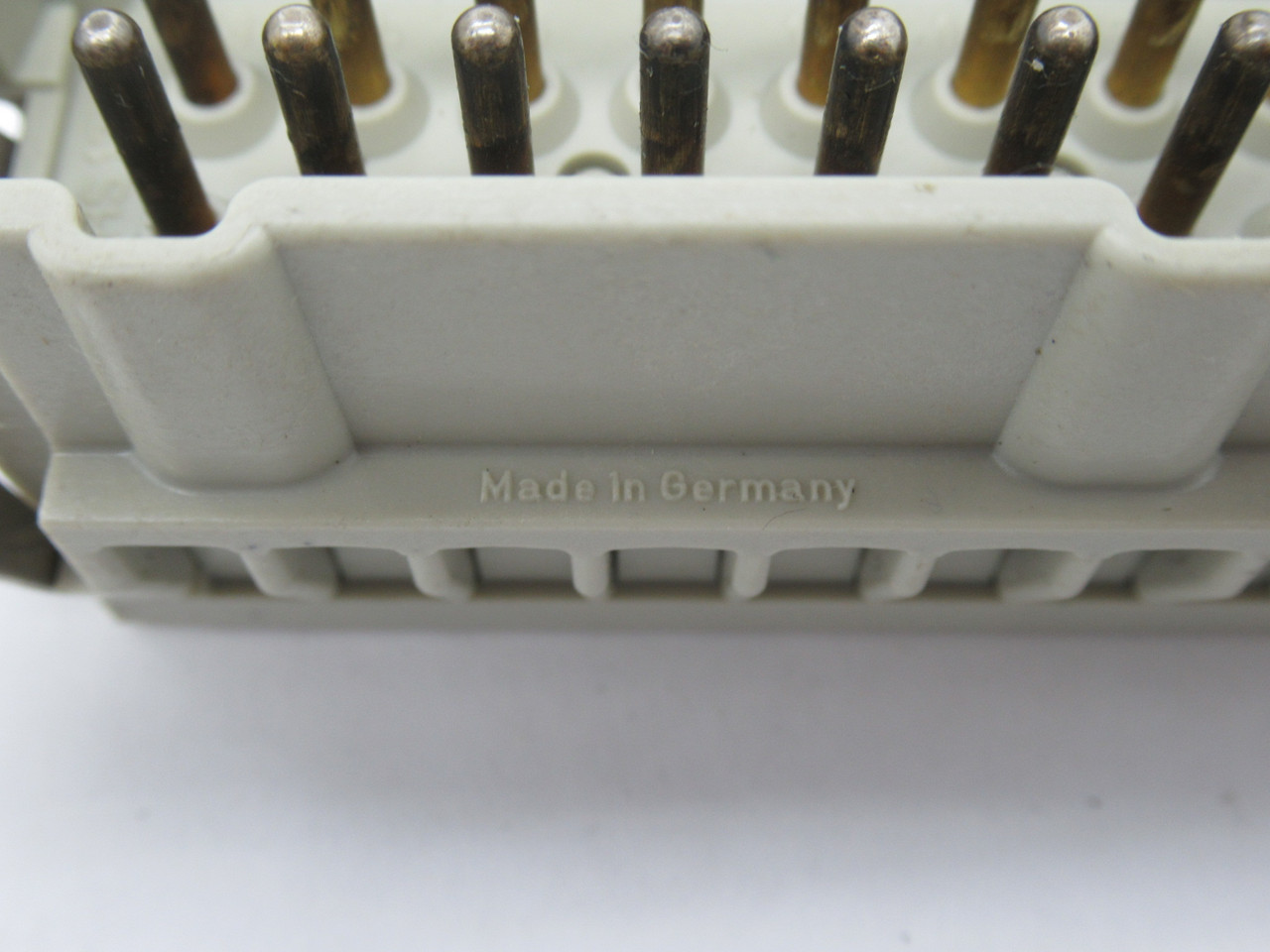 Harting 09330242601 Male Connector 16A Size 24B Contacts 1-24 USED
