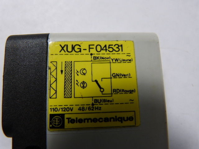 Telemecanique XUG-F04531 Photoelectric Sensor 110/120V 48/62Hz 5' Cable USED