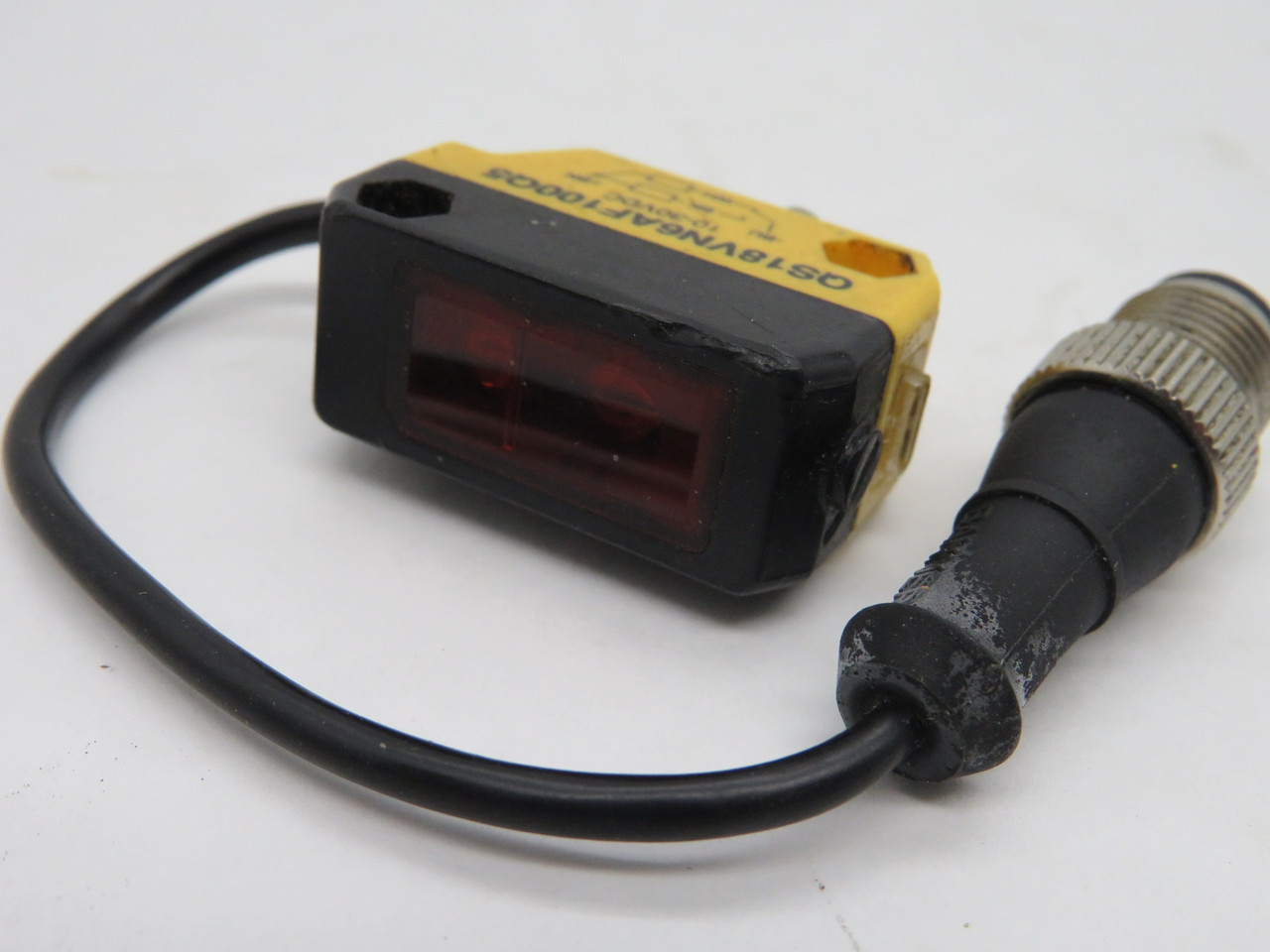 Banner QS18VN6AF100QS World-Beam Photoelectric Sensor 10-30V USED